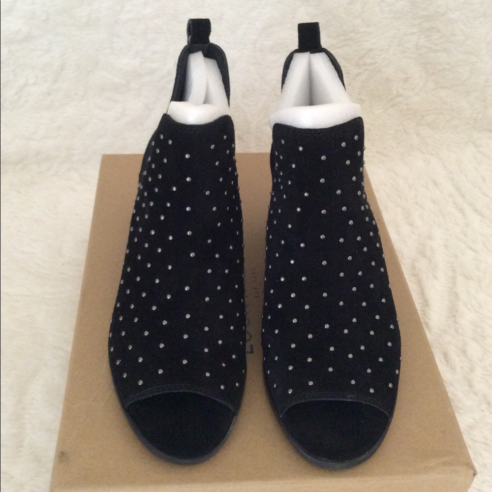 💙LUCKY BRAND BARLENNA STUDDED PEEP TOE BOOTIE💙 - Picture 2 of 4